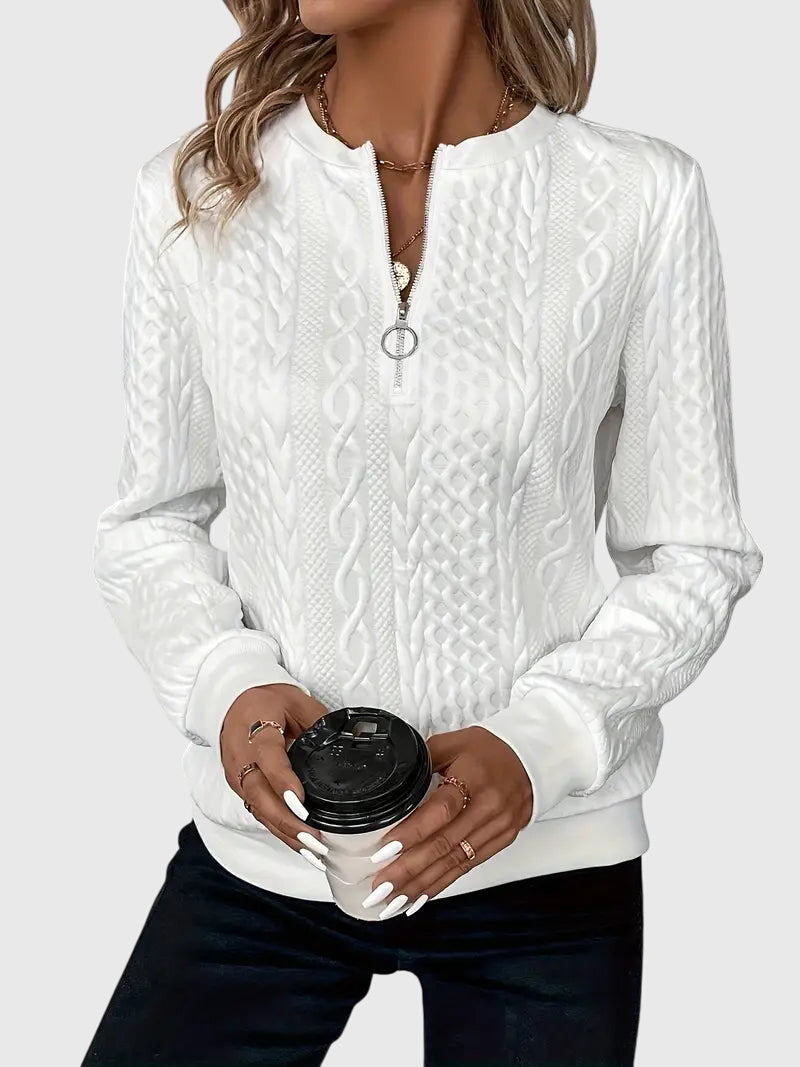 "Nora | Elegancki Sweter z Półzamkiem" could be rewritten as "Nora | Stylowy Sweter z Półzamkiem".